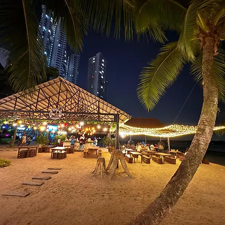 Wind Serenity At Country Garden Danga Bay With 2Carparks Foc Netflix Access And Youtube Premium 3Beds3Bath For 6-13Pax By Minshuku Johor Bahru Exterior photo