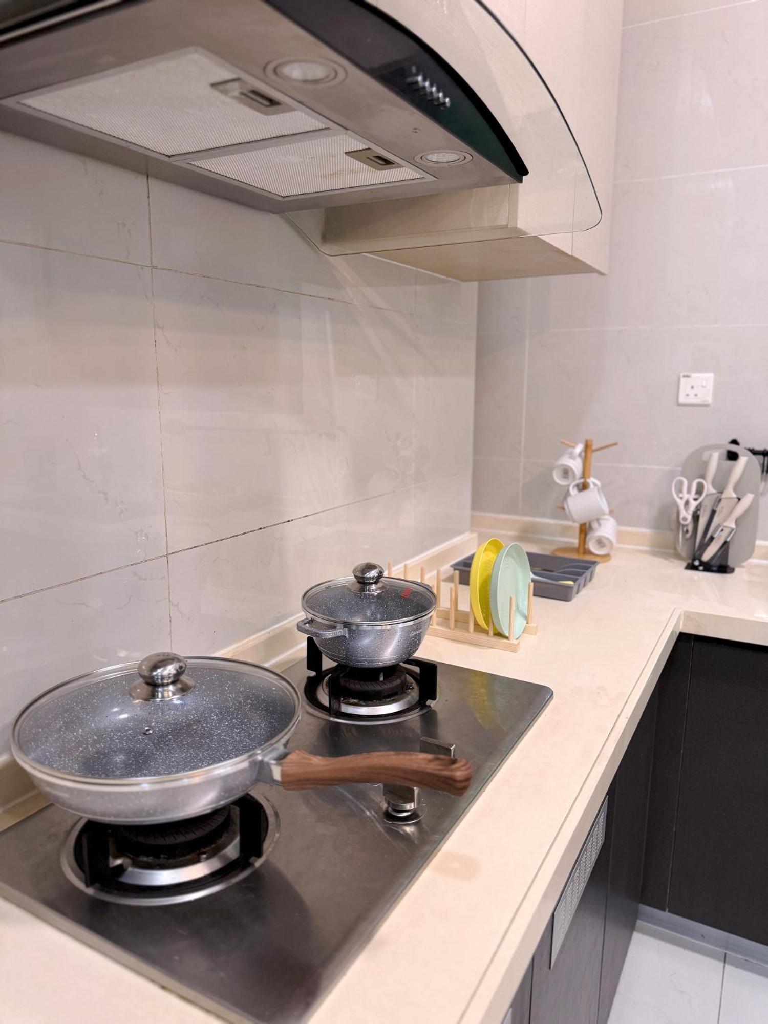 Wind Serenity At Country Garden Danga Bay With 2carparks Foc Netflix Access And Youtube Premium 3beds3bath For 6-13pax By Minshuku Apartment Johor Bahru