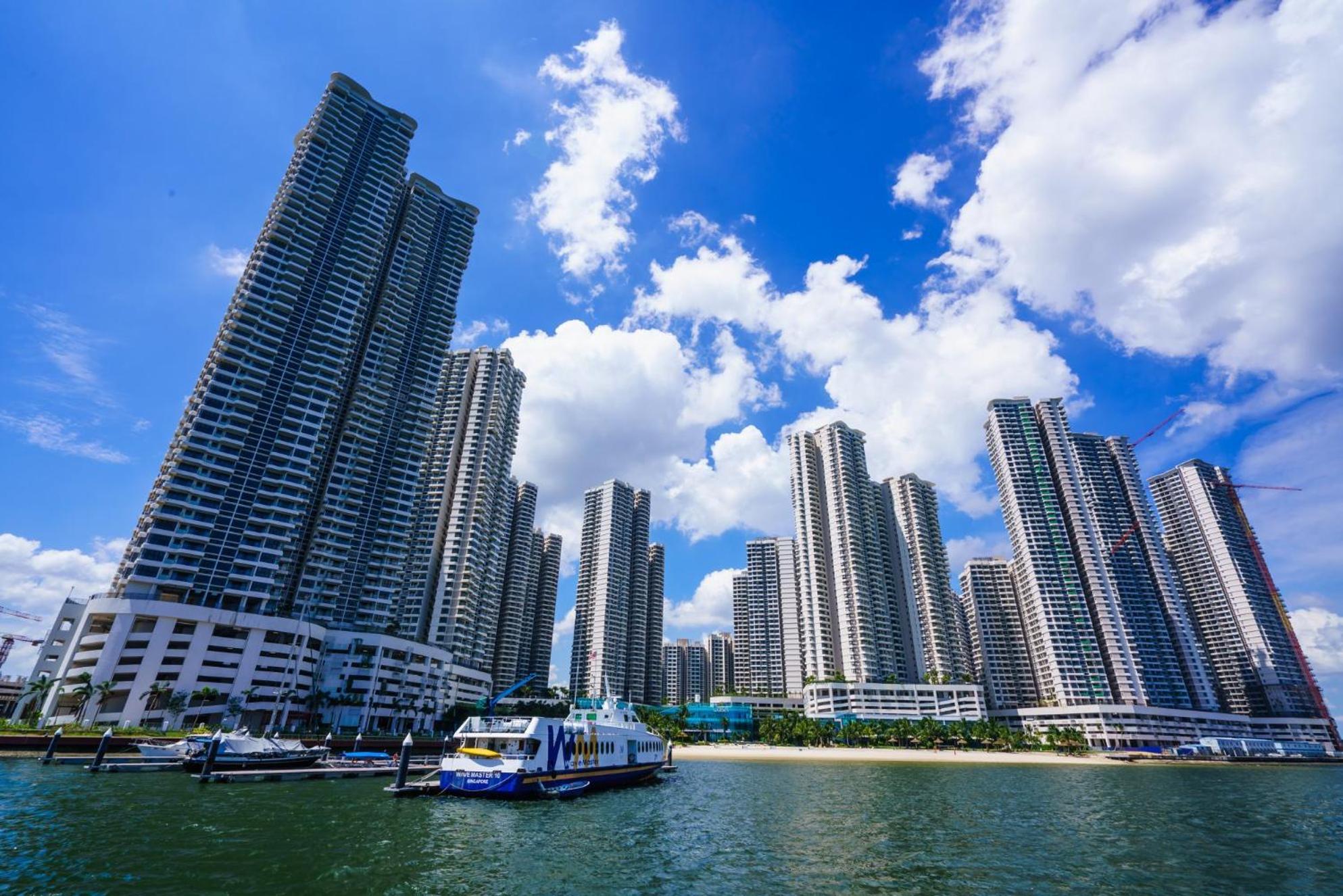Wind Serenity At Country Garden Danga Bay With 2carparks Foc Netflix Access And Youtube Premium 3beds3bath For 6-13pax By Minshuku Apartment